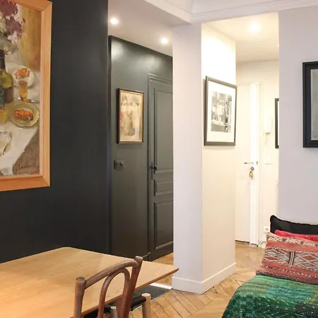 Cozy Nest Near The Marais * Parigi